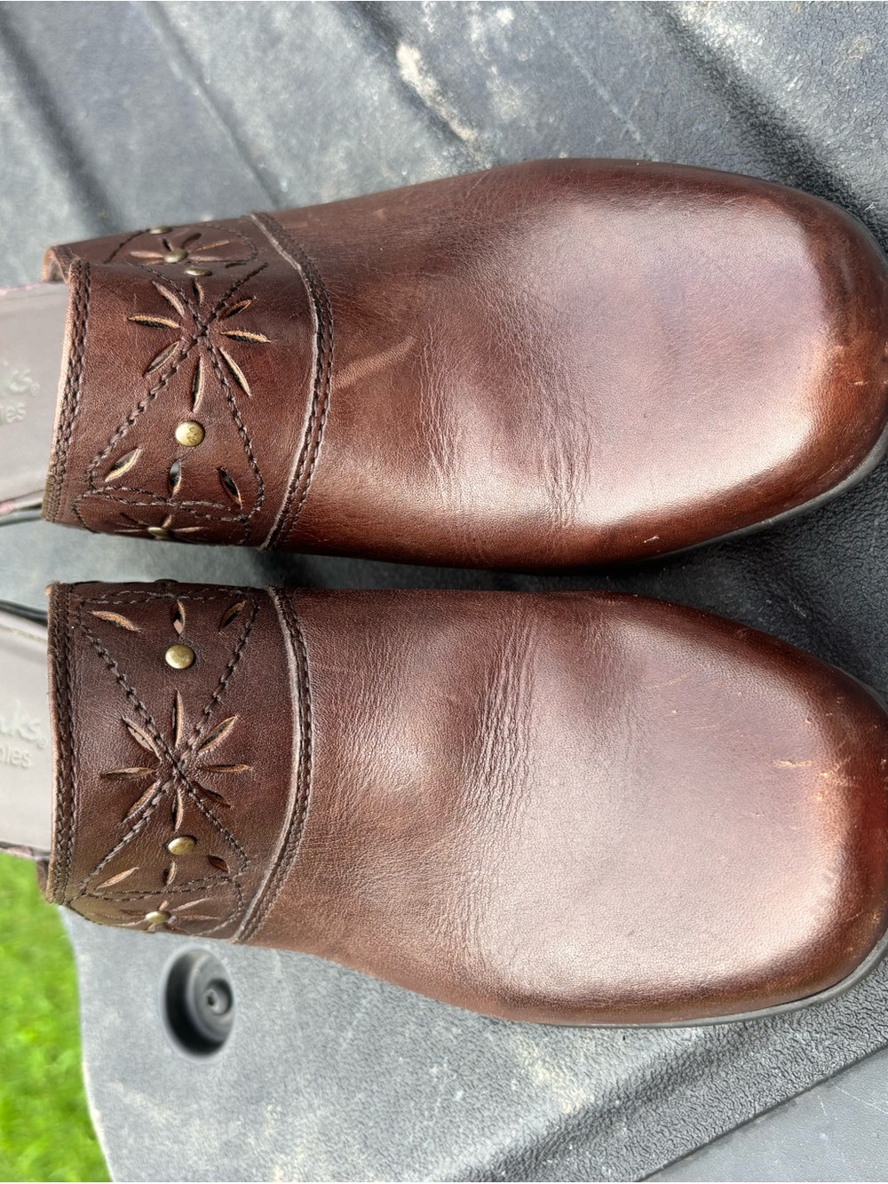Clarks Women's Brown Leather Embroidered Clog Mules
